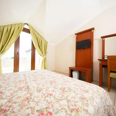 Yel Hotel 3*